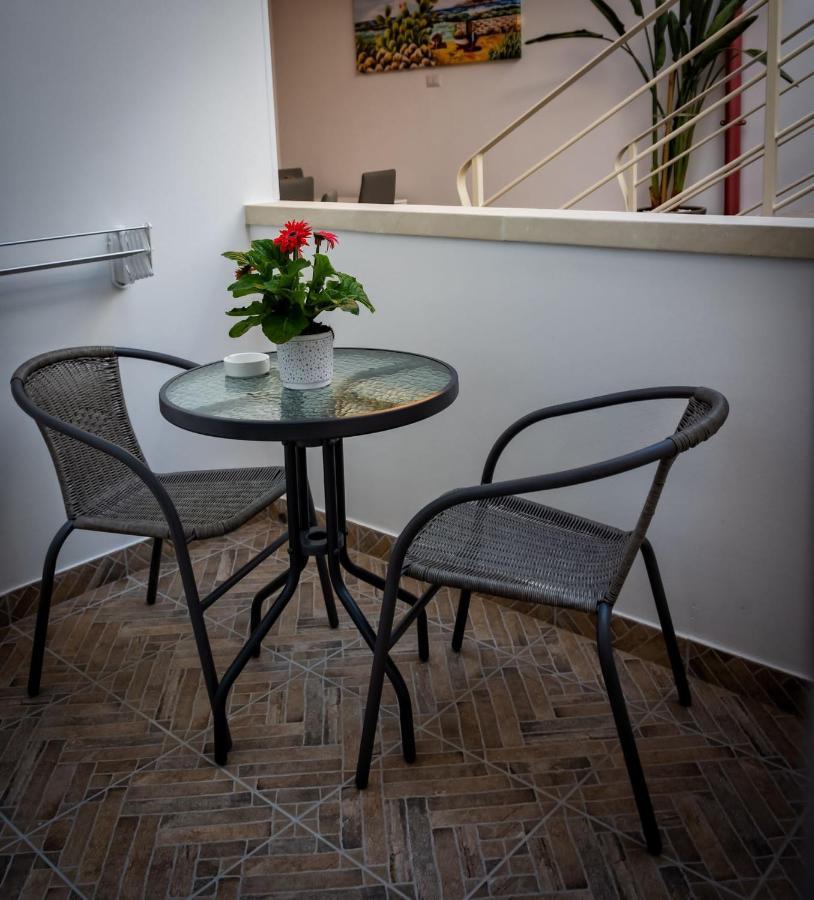 Le Colonne Bed & Breakfast Racale Eksteriør bilde
