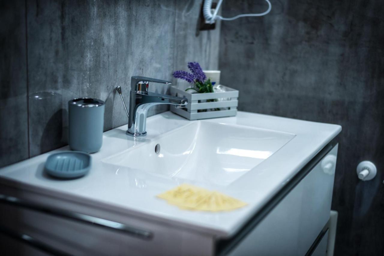 Le Colonne Bed & Breakfast Racale Eksteriør bilde